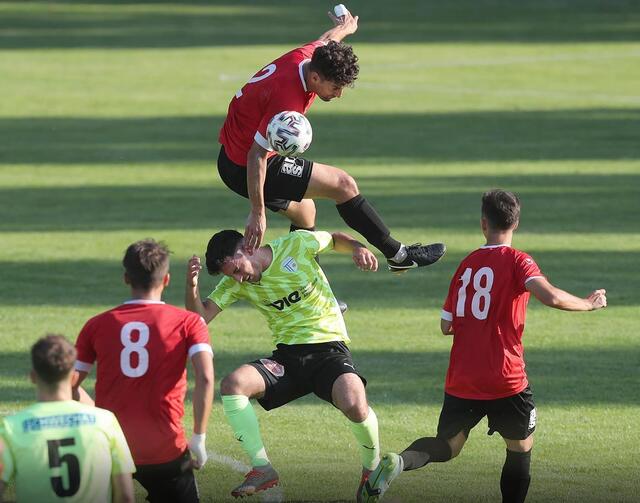 Harte Zweikämpfe stehen in der Wiener Stadtliga auf der Tagesordnung. | Foto: SR WGFM Donaufeld