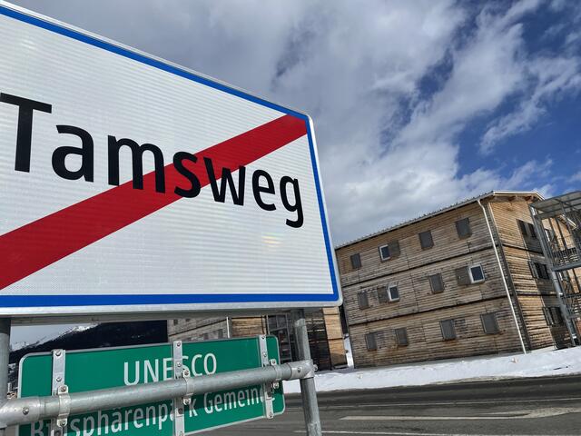 Die SPÖ und die ÖVP Tamsweg verständigten sich vorerst darauf, nur eines der zwei Häuser in der Wöltingerstraße, bei der Ortsausfahrt, für Teststation, Quarantänequartier und nue aals Asylunterkunft widmen zu wollen. Die Gemeindevertretung will am 28. Februar 2022 darüber abstimmen. | Foto: Peter J. Wieland