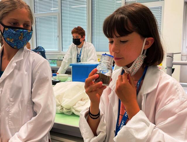Interessierte können wieder an der KinderUni forschen. | Foto: KinderUni OÖ