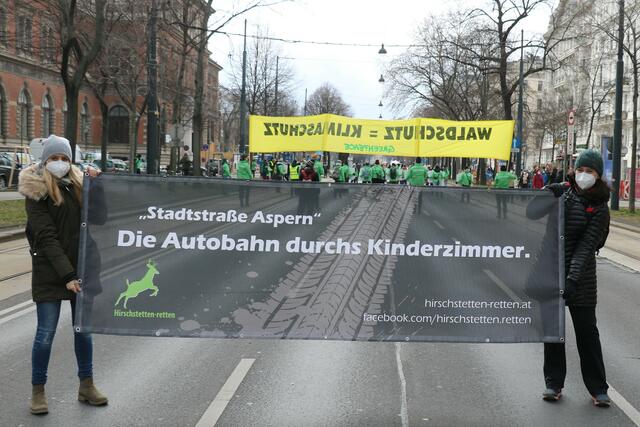 Protestiert wurde auch bereits auf der Ringstraße. | Foto: Hirschstetten retten