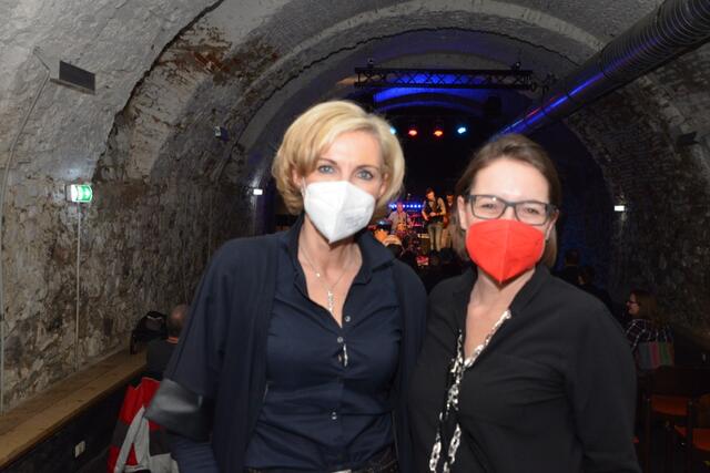Vizebürgermeisterin Elke Florian (rechts) mit Michaela Hammer. | Foto: Pfister