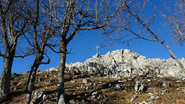 Zum Abschluss noch ein Blick hinauf zum Gaisstein-Gipfelkreuz. ... Auf Wiedersehen &amp; bis zum nächsten Mal! | Foto: Silvia Plischek