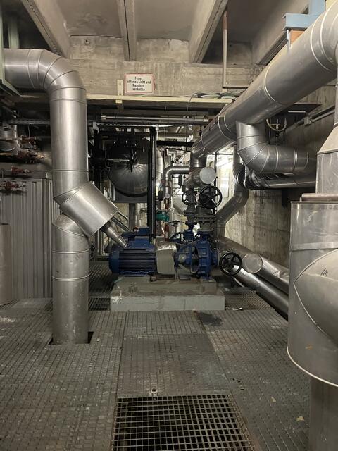 Die Kühlmaschinen müssen täglich inspiziert werden. | Foto: Patricia Hillinger