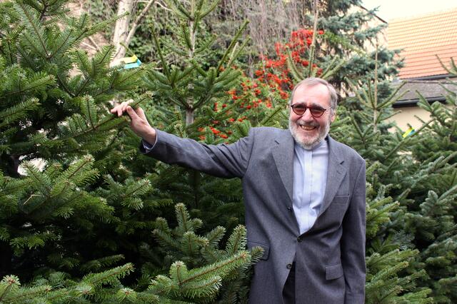 Michael Hofians als aktiver Priester in Heiligenstadt, hier bei einem Interview mit der BezirksZeitung zu Weihnachten 2014.