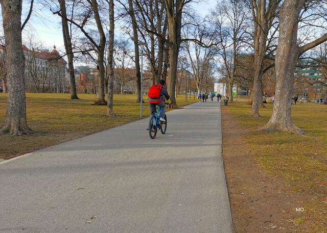 Rücksichtslose Radfahrer im Augarten, Graz