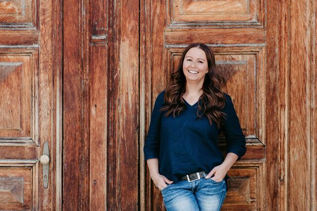 Jenny Schuster gibt heute ihr Wissen weiter. | Foto: Susanne Katharina Kraiger/Blumenkinder Fotografie