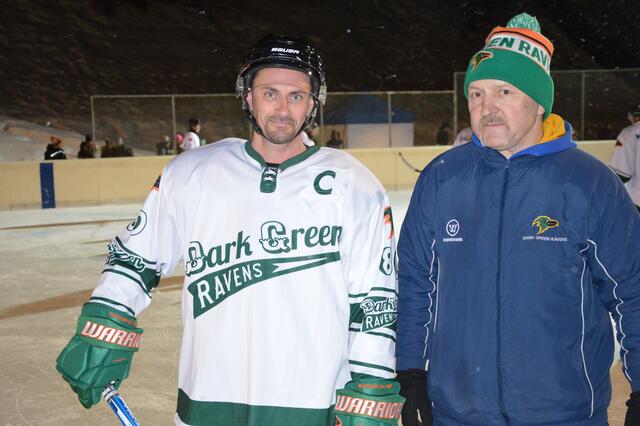 Die Ravens aus Ramingstein rund um Kapitän Chris Santner und Sektionsleiter Adi Steinwender konnten die Tabellenführung zuletzt knapp nicht zurückerobern. (Archivfoto) | Foto: Michael Srutek