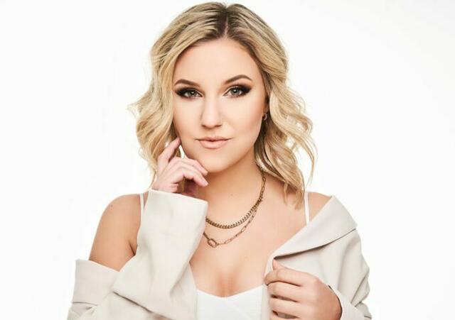 Natalie Holzner präsentiert ihre neue Single und wird 2022 wieder live auftreten. | Foto: Lizz Krobath