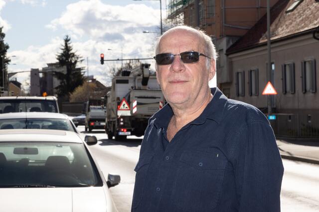 Matias Neumann sieht den Verkehr und die Zersiedelung in St. Peter problematisch.  | Foto: Konstantinov