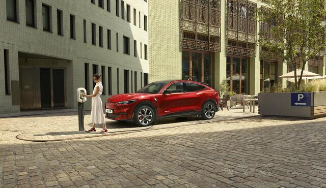 Wer sich über den Ab-Preis wundert: Den „gemeinen“ Mustang Mach-E können Sie ab 48.900 satteln. Das Test-Auto war jenes mit Dual-E-Motor. | Foto: Ford