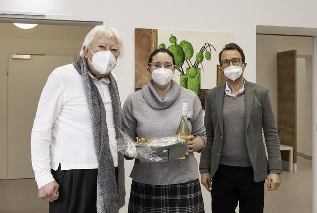 Es ist offiziell eröffnet: Hausherr Reinhard Hohenberg (l.) feiert mit Sabine Heintz und David Gallnbrunner in Semriach. | Foto: Foto Schabauer Semriach