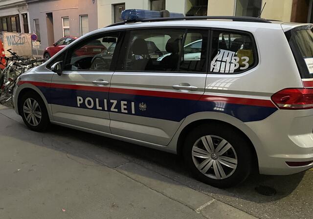 Die Landespolizeidirektion Wien informiert über einen tödlichen Verkehrsunfall zwischen einem LKW und einem Fahrradfahrer. | Foto: Brandl