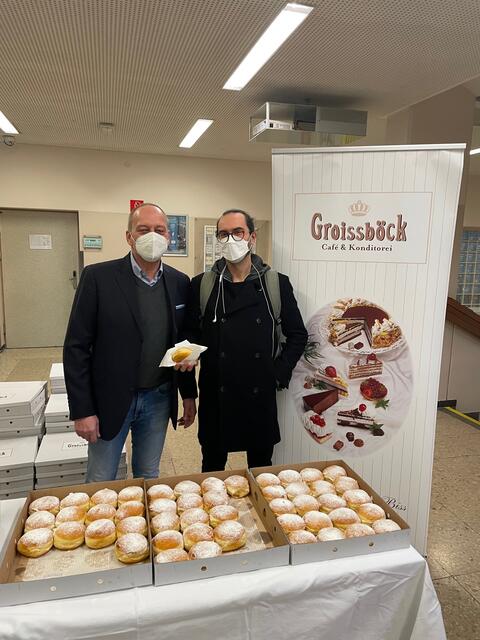 Direktor Jörg Hopfgartner und Elternverein-Obmann Christian Jahn. | Foto: Popp