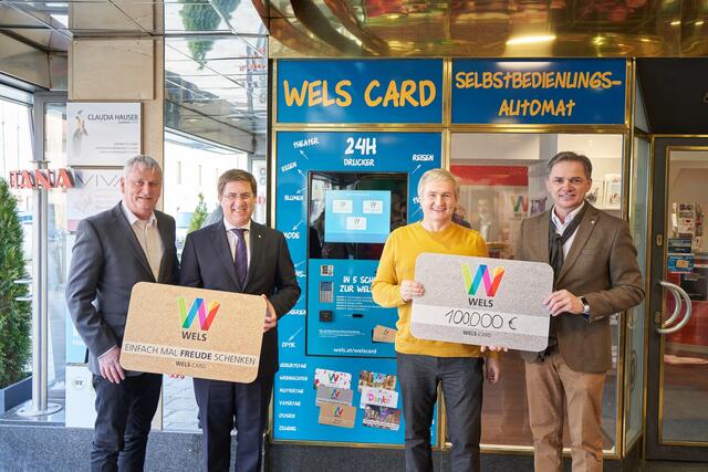 Andreas Korger (Geschäftsleitung CSS GmbH), Bürgermeister Andreas Rabl (Stadt Wels), Ewald Ulrich (Geschäftsführer ANA-U GmbH), Peter Jungreithmair,(Geschäftsführer Wels Marketing &amp; Touristik GmbH) (v.l.). | Foto: Wels Marketing &amp; Touristik GmbH