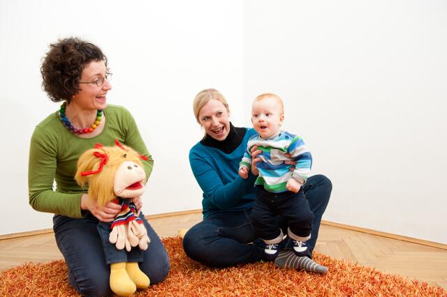 "Musiksamen in Kinderherzen pflanzen" will Musivana-Gründerin Gudrun Stadlbauer-Mtetwa (links). | Foto: Zitronenfalter
