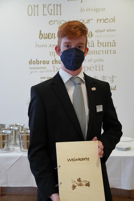 Eine selbstverfasste Weinkarte ist Teil der Prüfungsaufgabe!