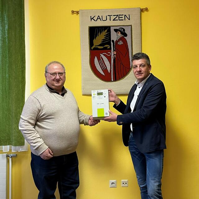 Bürgermeister Manfred Wühl und Walter Trachsler, Leiter des Netz NÖ Service Centers Waidhofen | Foto: Netz NÖ