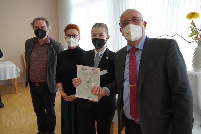 Tamara Kaltenbrunner aus Ybbsitz, eine ausgezeichnete Jungsommelière! Wir gratulieren herzlich!