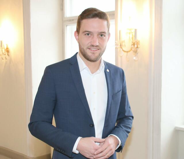 Dominik Mainusch bleibt souverän Bürgermeister der Gemeinde Fügen.  | Foto: meinbezirk