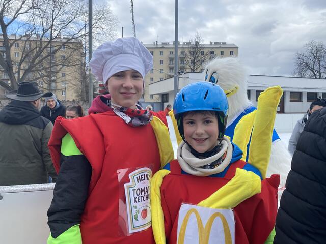 Leonard Tarawa und Johannes Tarawa kombinierten ihr Kostüm