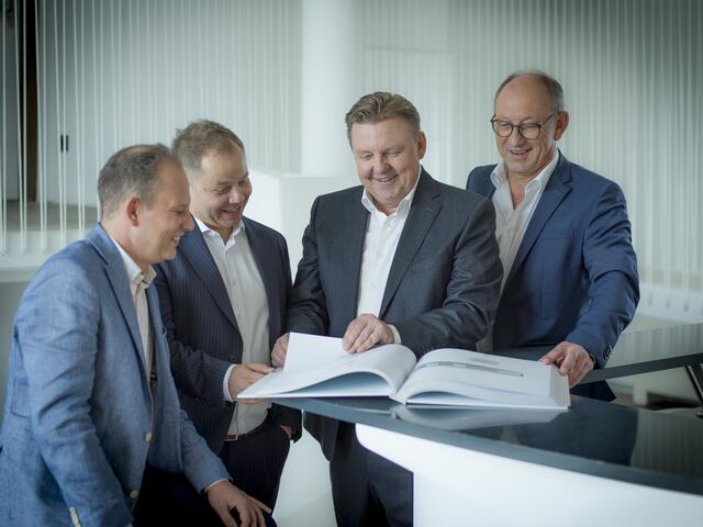 Josef Karbon bleibt weiterhin Bürgermeister in der Marktgemeinde Rum.  | Foto: Team Karbon