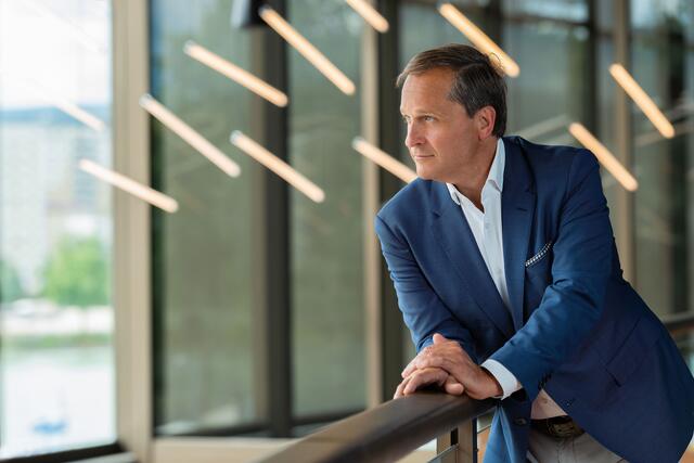 Dietmar Kerschbaum und das Brucknerhaus ziehen Konsequenzen aus dem russischen Angriff auf die Ukraine. | Foto: Rita Newman