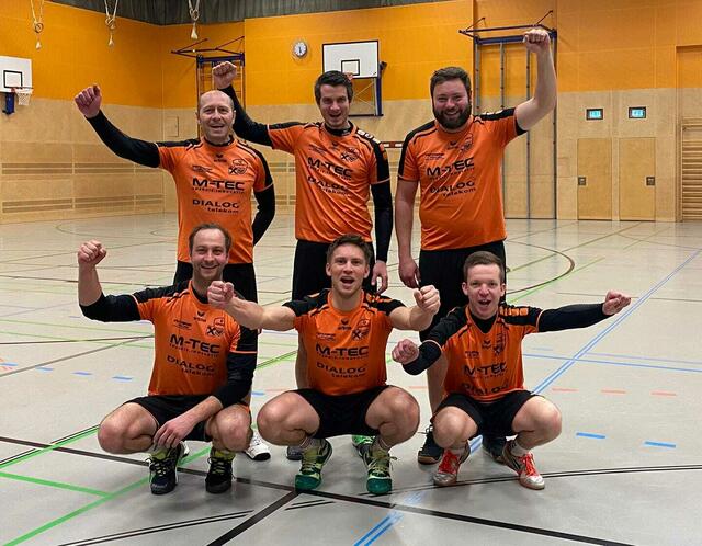 Das Arnreiter Herrenteam sicherte mit ihrem Landesmeistertitel den Aufstieg in die 1. Faustball-Landesliga ab. | Foto: Sportunion Arnreit