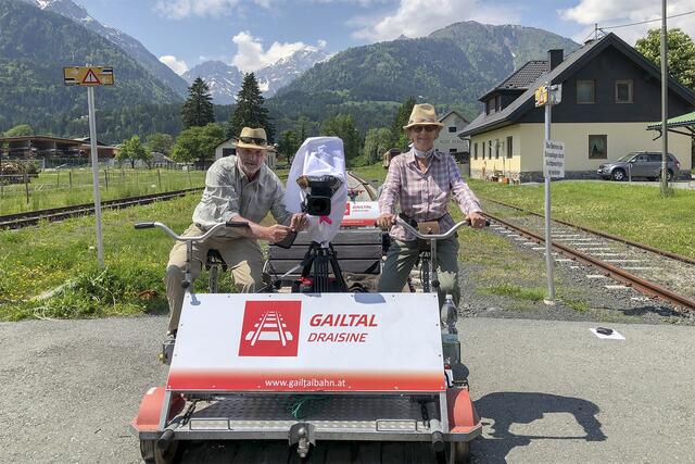 Kurt und Melanie Zebedin besuchten Orte an und nahe der Gail.  | Foto: Privat 