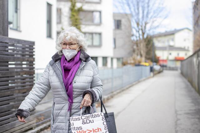 Haussammlerin Christine Witzany sammelt seit 45 Jahren in der Pfarre Herrnau.  | Foto: Neumayr/Leo 