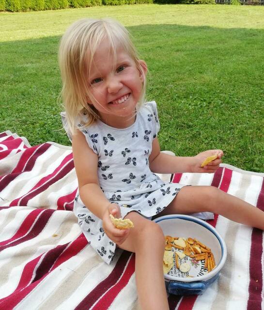 Annalena Zaller ist fünf Jahre alt und mit Trisomie 9 zur Welt gekommen.  | Foto: privat