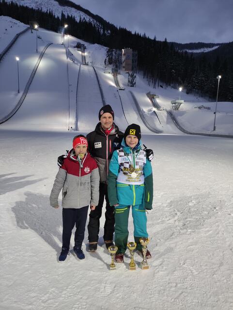 Paul Grabenhofer und Jakob Stieninger waren in Eisenerz erfolgreich. | Foto: Skisprung Mürzzuschlag