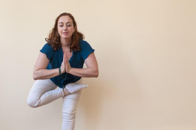 Nathalie Tisseyre zeigt eine ihrer Yoga-Übungen. | Foto: Wolfgang Unger