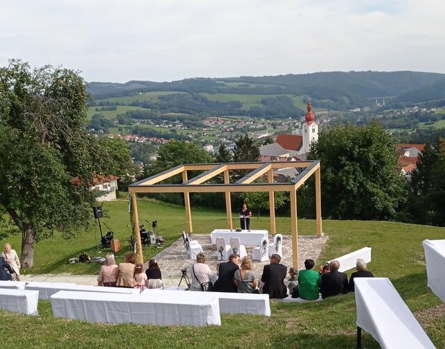 Heiraten im Wechselland. Eine neue Hochzeitsbroschüre soll angehende Ehepaare bei der Hochzeitsplanung helfen. | Foto: RegionalMedien