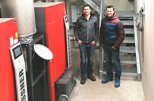 Matthias und Klaus jun. Brandtner betreiben das Biomasse-Heizwerk in Waidring. | Foto: Biowärme Tirol