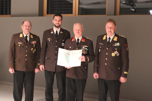 ABI Severin Moser,  OBI Gabriel Moosbrugger, OBI a.D. Anton Tschuhniker und ABI Josef Zörweg | Foto: FF-Öblarn