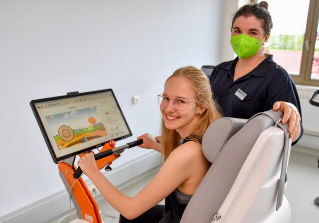 Mit den Galileo- und Tyromotion-Geräten können die Kinder und Jugendlichen spielerisch und effizient Kraft, Gleichgewicht und Koordination trainieren sowie ihre motorischen und kognitiven Fähigkeiten verbessern. | Foto: kokon