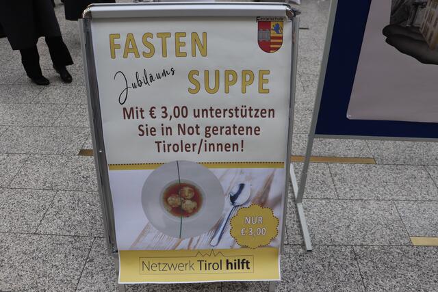 Mit drei Euro Spende an das Netzwerk Tirol, hilft man vielen in Not geratenen Menschen. | Foto: Anna Wieser