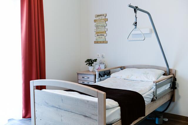 Im neuen Seniorenwohnheim in Voitsberg wurden 96 Einzelzimmer und zwölf Doppelzimmer installiert. | Foto: Compass