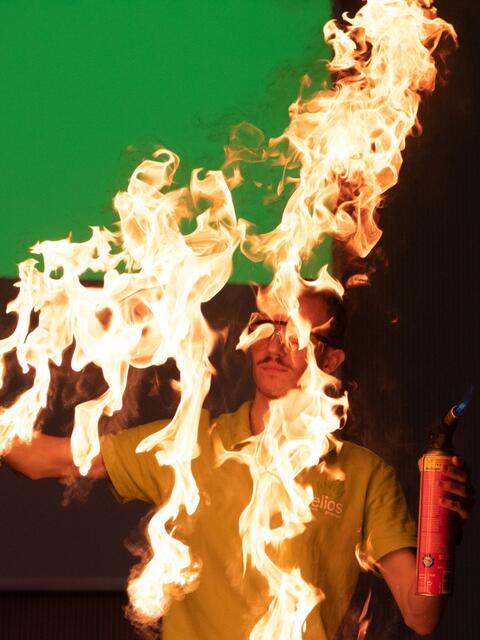 Pädagoge Gabor Horvath zum Thema Feuer im Welios. | Foto: Welios