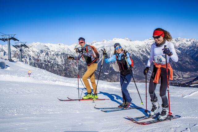Nach coronabedingter Pause ging es heuer bei einer Etappe endlich wieder gemeinsam bergauf.  | Foto: Oberland Tourencup/Julia Brunner