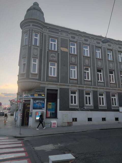 In der Stachegasse befinden sich einige erhaltenswürdige Wohnhäuser. Die Hetzendorfer fürchten um ihren Bestand. | Foto: Pascher