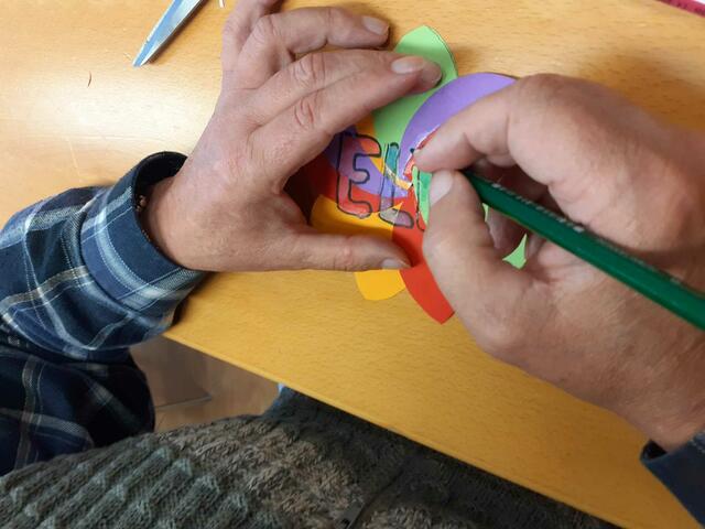 Gemeinsame Aktivitäten und Übungen gehören zur Betreuung in der Tagesstätte genauso dazu wie die Pflege. | Foto: Pfeifer