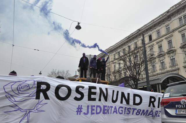 Eine Spontandemo sorgte für größeren Stau am Freitag in der Wiener Innenstadt | Foto: presse-service.net
