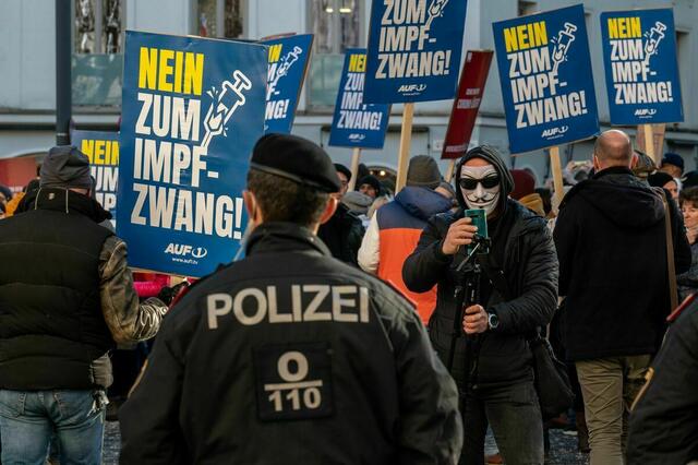 Der Staatsschutz ermittelt nach Coronaleugner-Gelage mit Gottfried Küssel. | Foto: fotokerschi.at