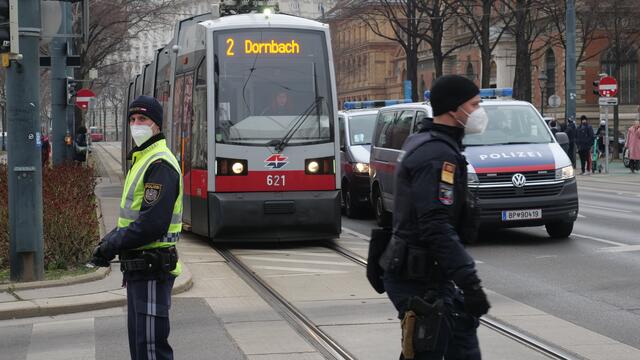 Auch der Öffi-Verkehr kam zum Erliegen. | Foto: presse-service.net
