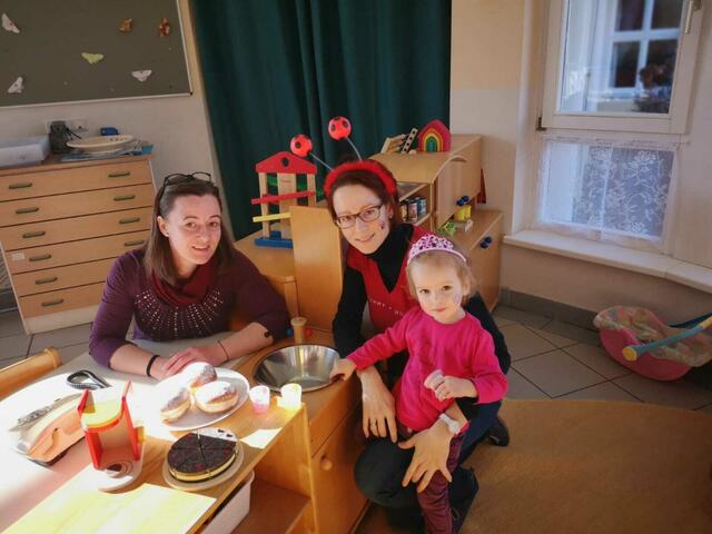 Isabella Bloder (l.) ist seit 1. März die erste Gemeindetagesmutter in Ilztal. | Foto: Elisabeth Wiedner
