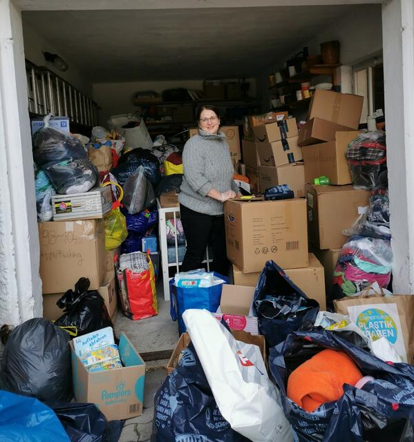 Barbara Prillhofer sammelt in ihrer Garage Spenden für Ukraine-Flüchtlinge.  | Foto: privat