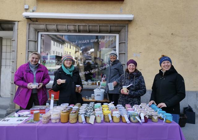 Engagierte Köchinnen und fleißige Helferinnen sammelten wieder Spenden für den guten Zweck. | Foto: privat