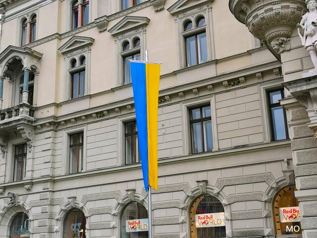 Ukraine-Krieg, Fahne am Grazer Hauptplatz