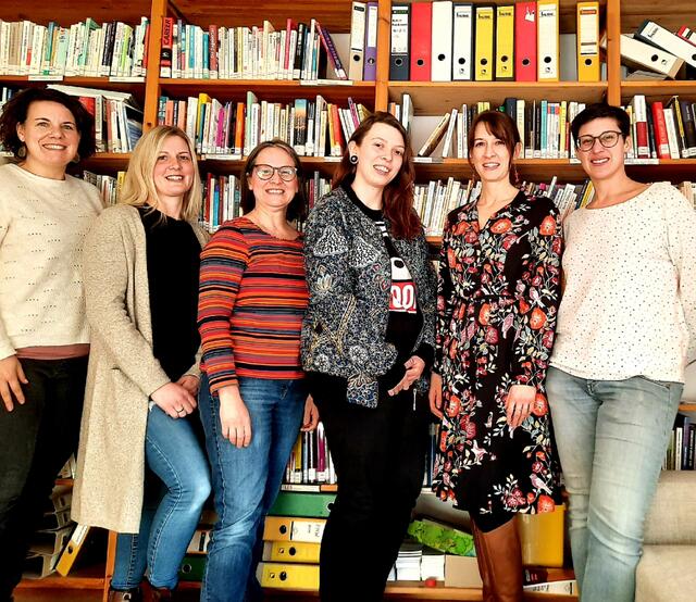 Das Team des Fachbereichs „Psychosoziale und Juristische Beratung“ rotiert zwischen den Waldviertler  Standorten. Im Bild: Anna Haneder, Nicole Mayerhofer, Heidi Wiesmüller, Klara Gutmann, Sonja Hahnl und Steffi Edlmeier (v.l.). | Foto: Frauenberatung Waldviertel